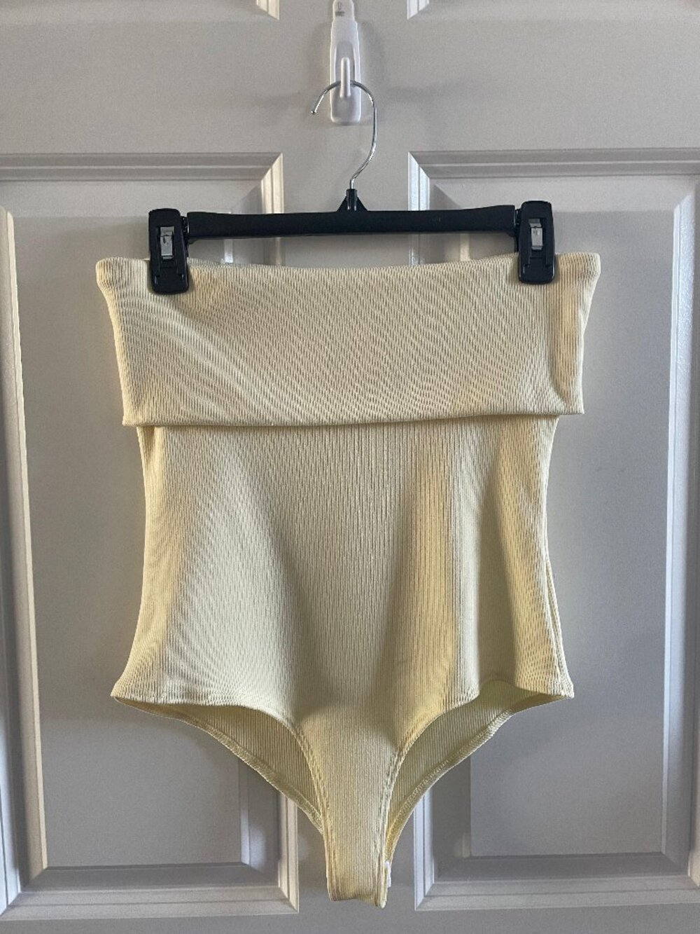 Live in the Moment Strapless Butter Yellow Bodysuit Women's Size Medium Like New